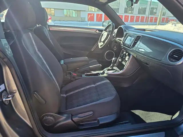 2017 Volkswagen Beetle Coupe Rear Camera - Photo 22