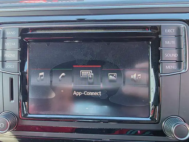 2017 Volkswagen Beetle Coupe Rear Camera - Photo 25