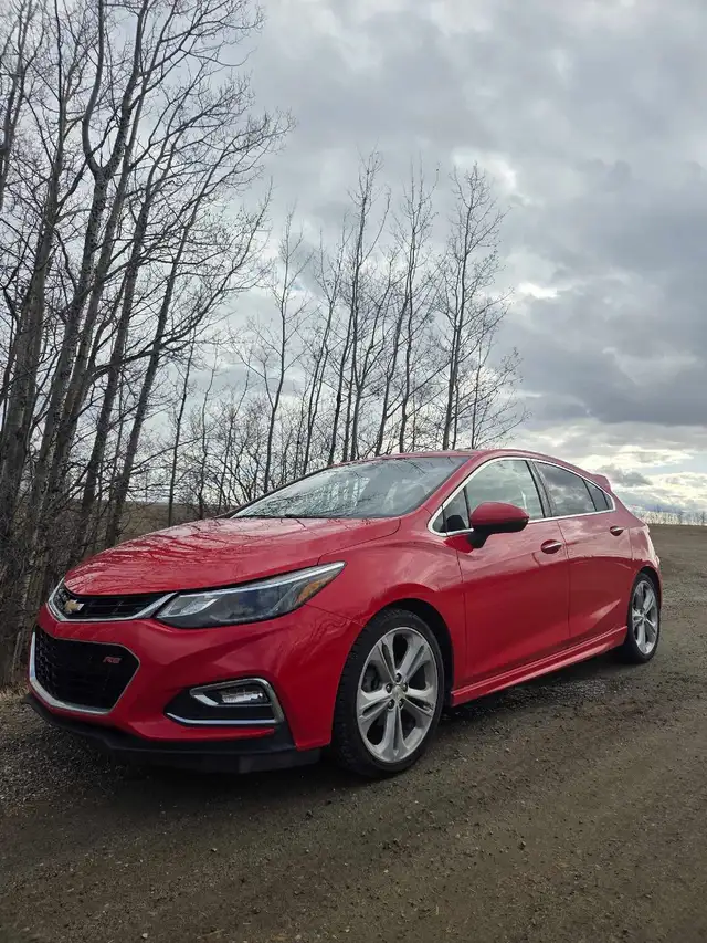 2017 Chevrolet cruze premier hatchback - Photo 2