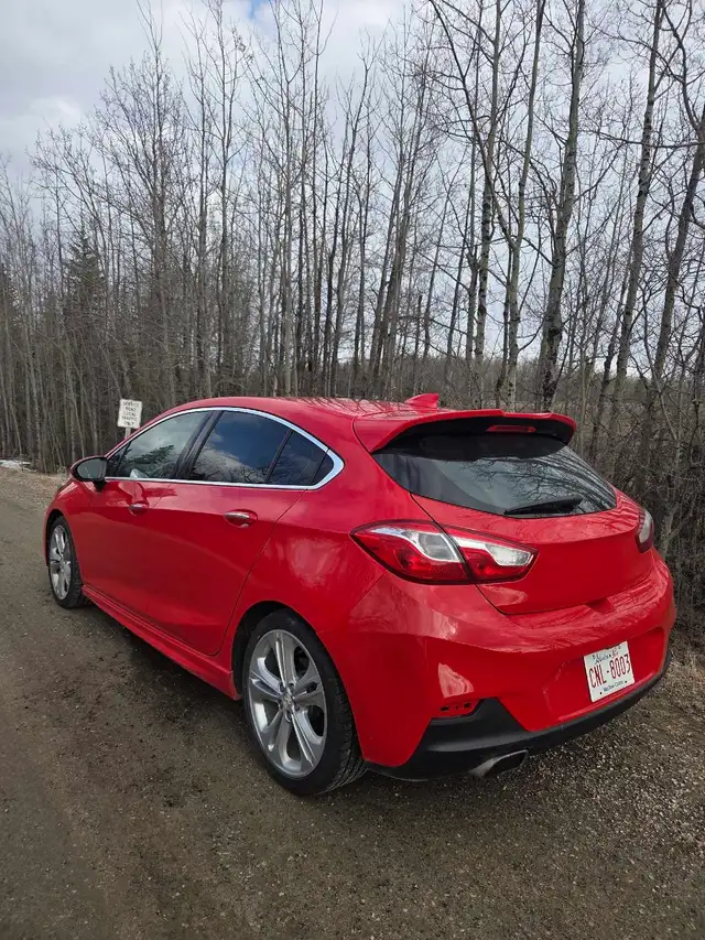 2017 Chevrolet cruze premier hatchback - Photo 3