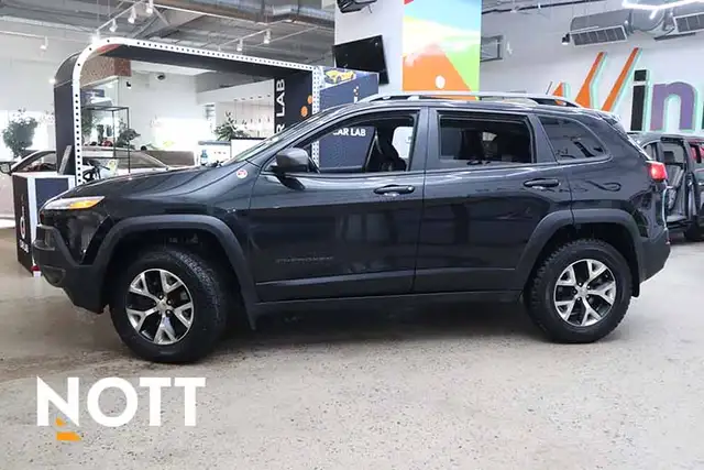2016 JEEP CHEROKEE TRAILHAWK - | Local | Trail Rated - Photo 2