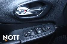 2016 JEEP CHEROKEE TRAILHAWK - | Local | Trail Rated - Photo 11