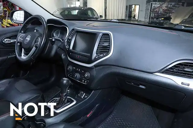 2016 JEEP CHEROKEE TRAILHAWK - | Local | Trail Rated - Photo 17