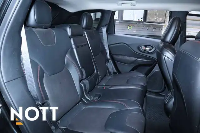 2016 JEEP CHEROKEE TRAILHAWK - | Local | Trail Rated - Photo 18