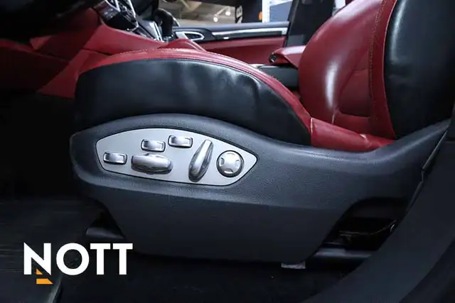 2016 PORSCHE Cayenne GTS - Red Interior | Twin Turbo | AWD | Loa - Photo 12