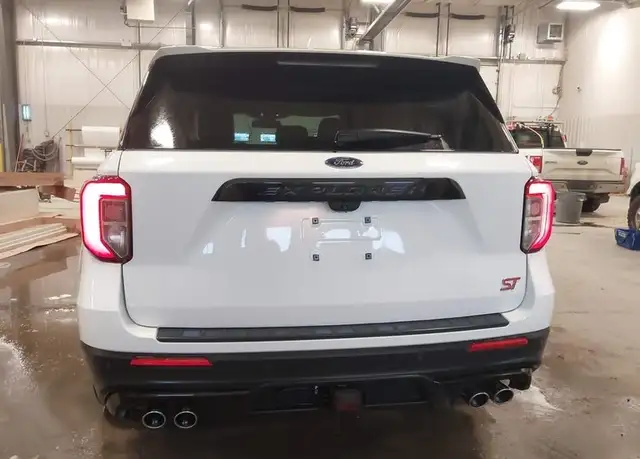 2023 Ford Explorer ST AWD - Photo 2