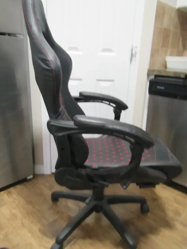 New --Dowinx  Leather  Gaming Chair - Photo 2