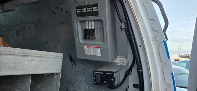 2011 Ford Econoline Cargo Van Commercial E-350 - Generator! - Photo 8