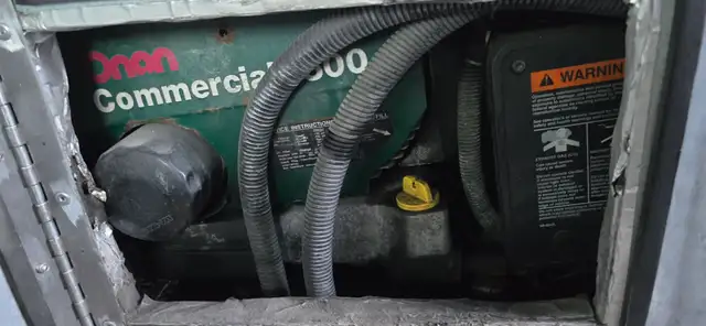 2011 Ford Econoline Cargo Van Commercial E-350 - Generator! - Photo 9