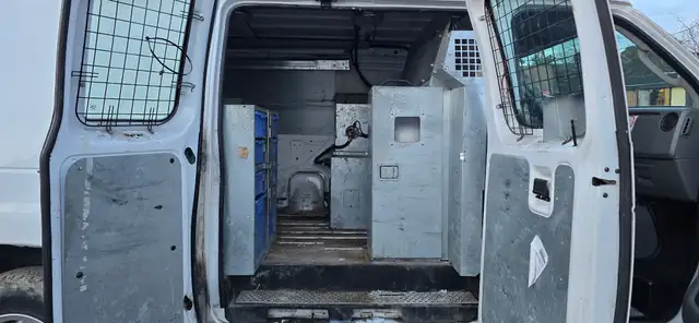 2011 Ford Econoline Cargo Van Commercial E-350 - Generator! - Photo 10