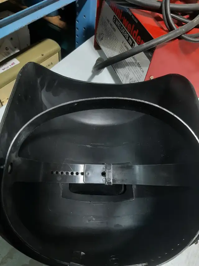 Welding Mask - Photo 3