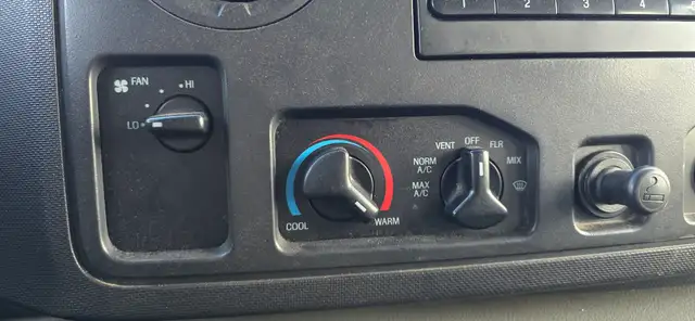 2010 Ford Econoline Cargo Van E-350 - Cummins Generator! - Photo 17