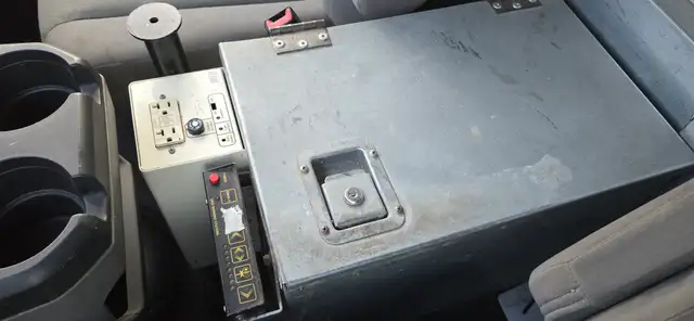 2010 Ford Econoline Cargo Van E-350 - Cummins Generator! - Photo 18