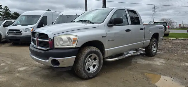 2008 Dodge Ram 1500 ST 4x4 - 4 Door - Tow Package! - Photo 3