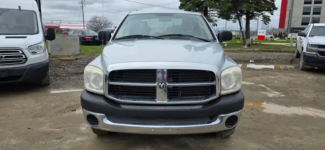2008 Dodge Ram 1500 ST 4x4 - 4 Door - Tow Package! - Photo 2