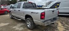 2008 Dodge Ram 1500 ST 4x4 - 4 Door - Tow Package! - Photo 4