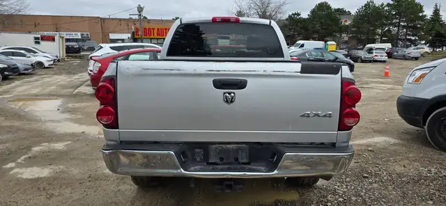 2008 Dodge Ram 1500 ST 4x4 - 4 Door - Tow Package! - Photo 6