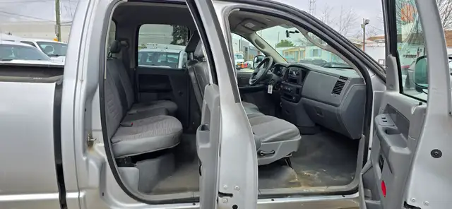 2008 Dodge Ram 1500 ST 4x4 - 4 Door - Tow Package! - Photo 9