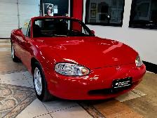 1999 Mazda MX-5 Miata Very Low KMs/Clean CarFax/One Owner - Photo 4