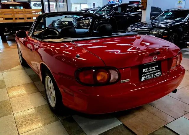 1999 Mazda MX-5 Miata Very Low KMs/Clean CarFax/One Owner - Photo 12