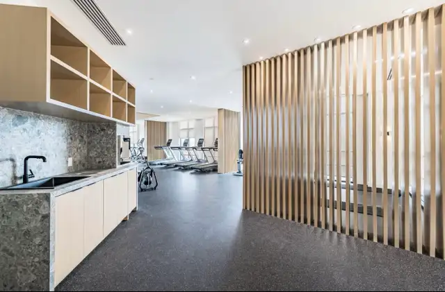 one private bedroom and washroom for rent - Photo 5