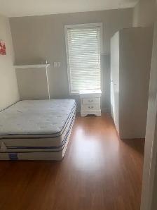 Room for Rent – Meadowlands – $700 All Inclusive – May 1