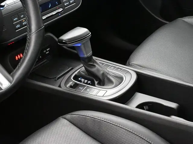 2025 Hyundai Kona Preferred Trend Leather, Sunroof, Bluelink, He - Photo 8