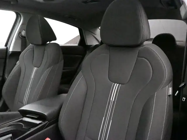 2023 Hyundai Elantra Preferred Tech Sunroof, Heated Seats/Wheel, - Photo 7