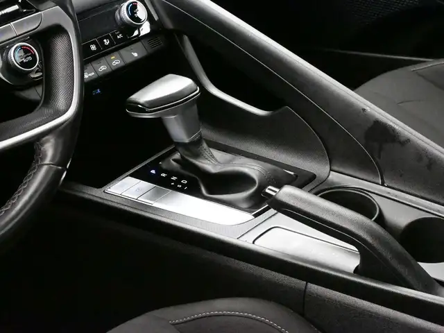 2023 Hyundai Elantra Preferred Tech Sunroof, Heated Seats/Wheel, - Photo 8