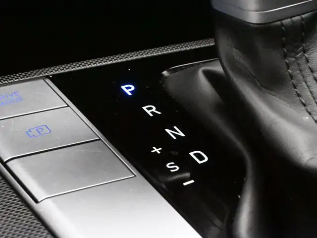 2023 Hyundai Elantra Preferred Tech Sunroof, Heated Seats/Wheel, - Photo 9