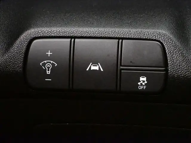 2023 Hyundai Elantra Preferred Tech Sunroof, Heated Seats/Wheel, - Photo 13