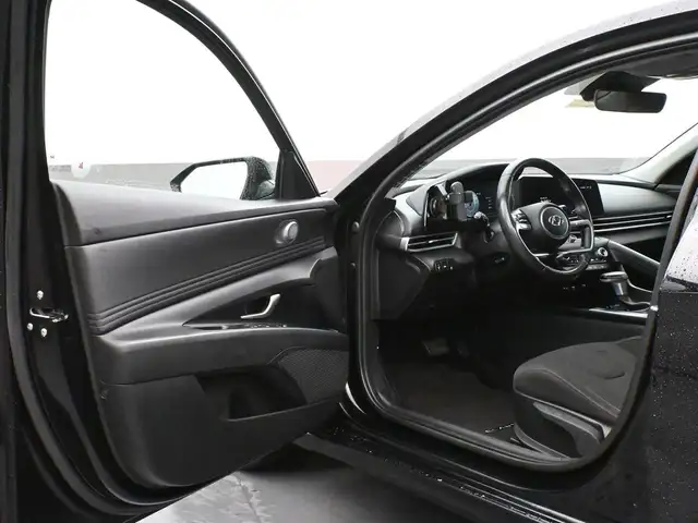 2023 Hyundai Elantra Preferred Tech Sunroof, Heated Seats/Wheel, - Photo 19