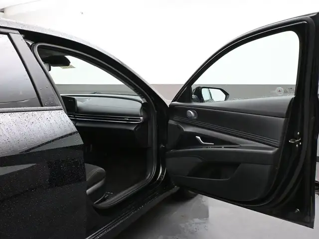 2023 Hyundai Elantra Preferred Tech Sunroof, Heated Seats/Wheel, - Photo 26