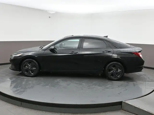 2023 Hyundai Elantra Preferred Tech Sunroof, Heated Seats/Wheel, - Photo 29