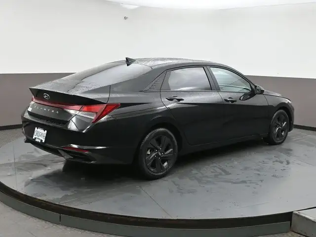 2023 Hyundai Elantra Preferred Tech Sunroof, Heated Seats/Wheel, - Photo 32