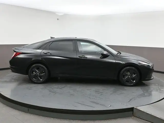 2023 Hyundai Elantra Preferred Tech Sunroof, Heated Seats/Wheel, - Photo 33