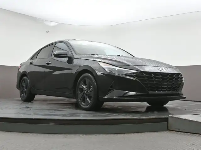 2023 Hyundai Elantra Preferred Tech Sunroof, Heated Seats/Wheel, - Photo 34