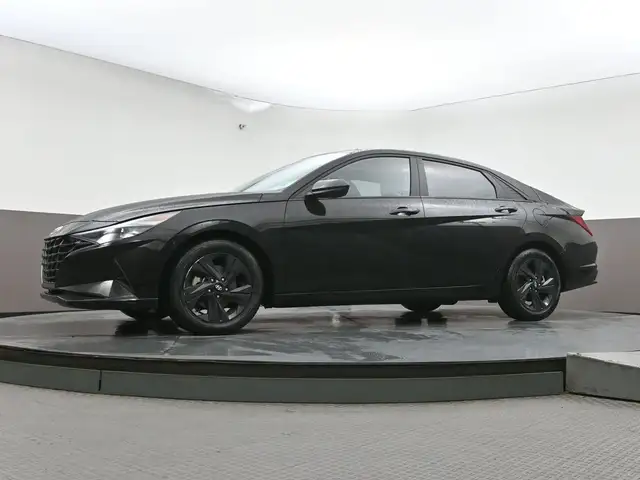 2023 Hyundai Elantra Preferred Tech Sunroof, Heated Seats/Wheel, - Photo 38