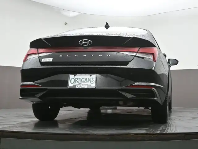 2023 Hyundai Elantra Preferred Tech Sunroof, Heated Seats/Wheel, - Photo 41