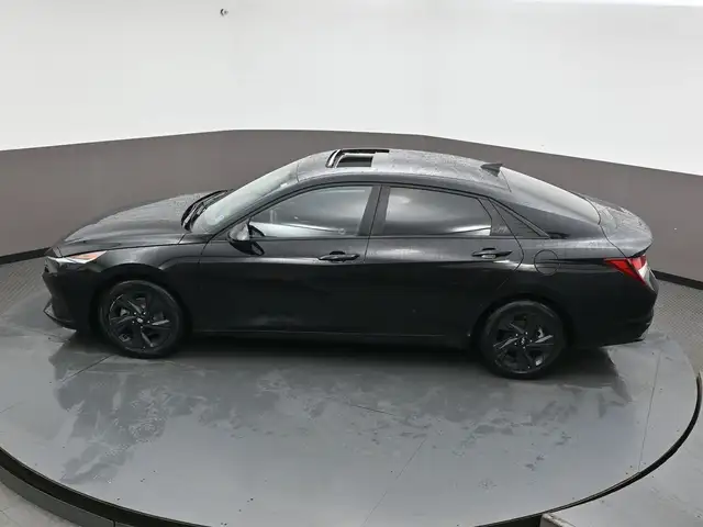 2023 Hyundai Elantra Preferred Tech Sunroof, Heated Seats/Wheel, - Photo 45