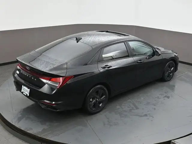 2023 Hyundai Elantra Preferred Tech Sunroof, Heated Seats/Wheel, - Photo 48