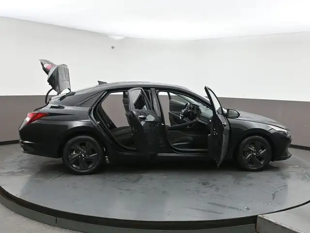 2023 Hyundai Elantra Preferred Tech Sunroof, Heated Seats/Wheel, - Photo 50