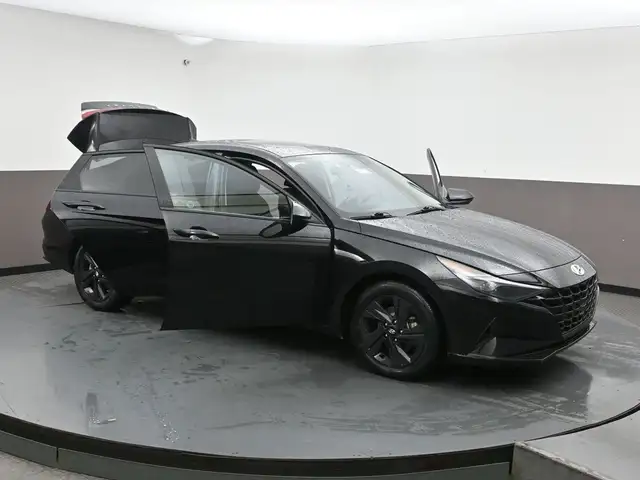 2023 Hyundai Elantra Preferred Tech Sunroof, Heated Seats/Wheel, - Photo 51