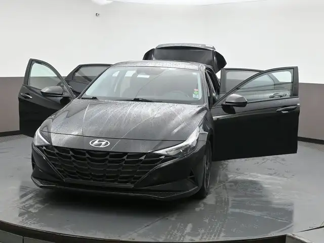 2023 Hyundai Elantra Preferred Tech Sunroof, Heated Seats/Wheel, - Photo 52