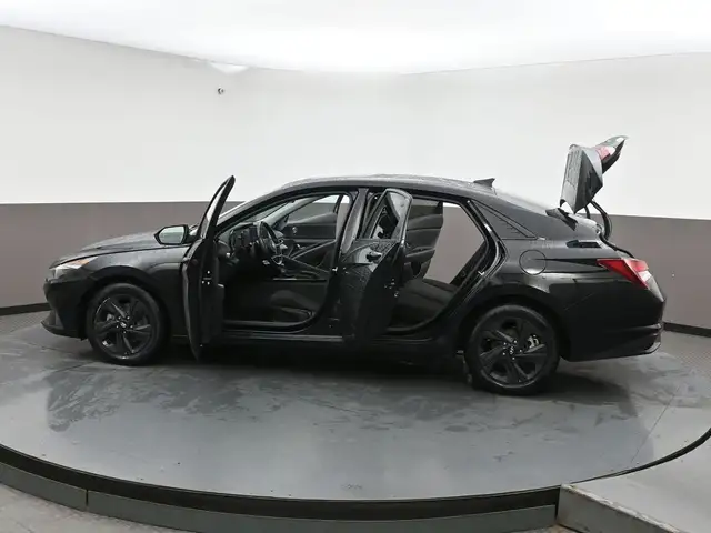 2023 Hyundai Elantra Preferred Tech Sunroof, Heated Seats/Wheel, - Photo 54