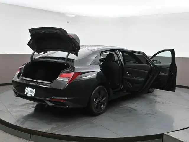 2023 Hyundai Elantra Preferred Tech Sunroof, Heated Seats/Wheel, - Photo 57