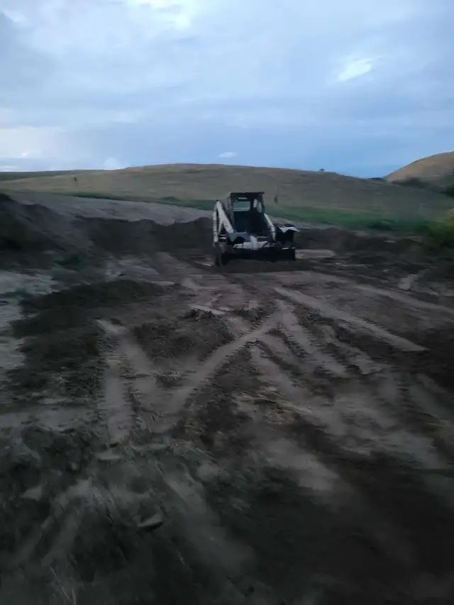 skidsteer services - Photo 2