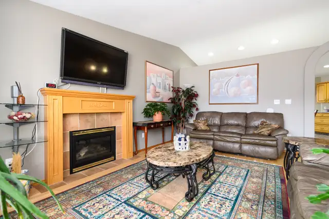 "This One Just Feels Right When You Walk In." - Photo 11