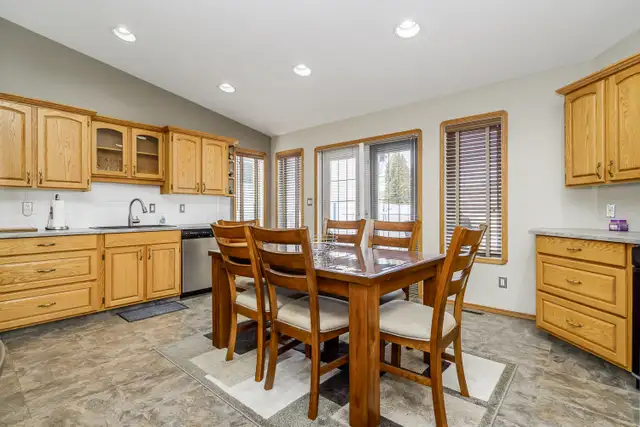 "This One Just Feels Right When You Walk In." - Photo 15