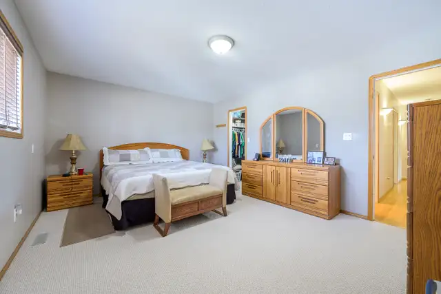 "This One Just Feels Right When You Walk In." - Photo 21